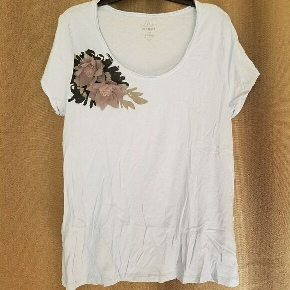 Old Navy Tops - Old Navy XL blue & navy graphic tee fabric flower